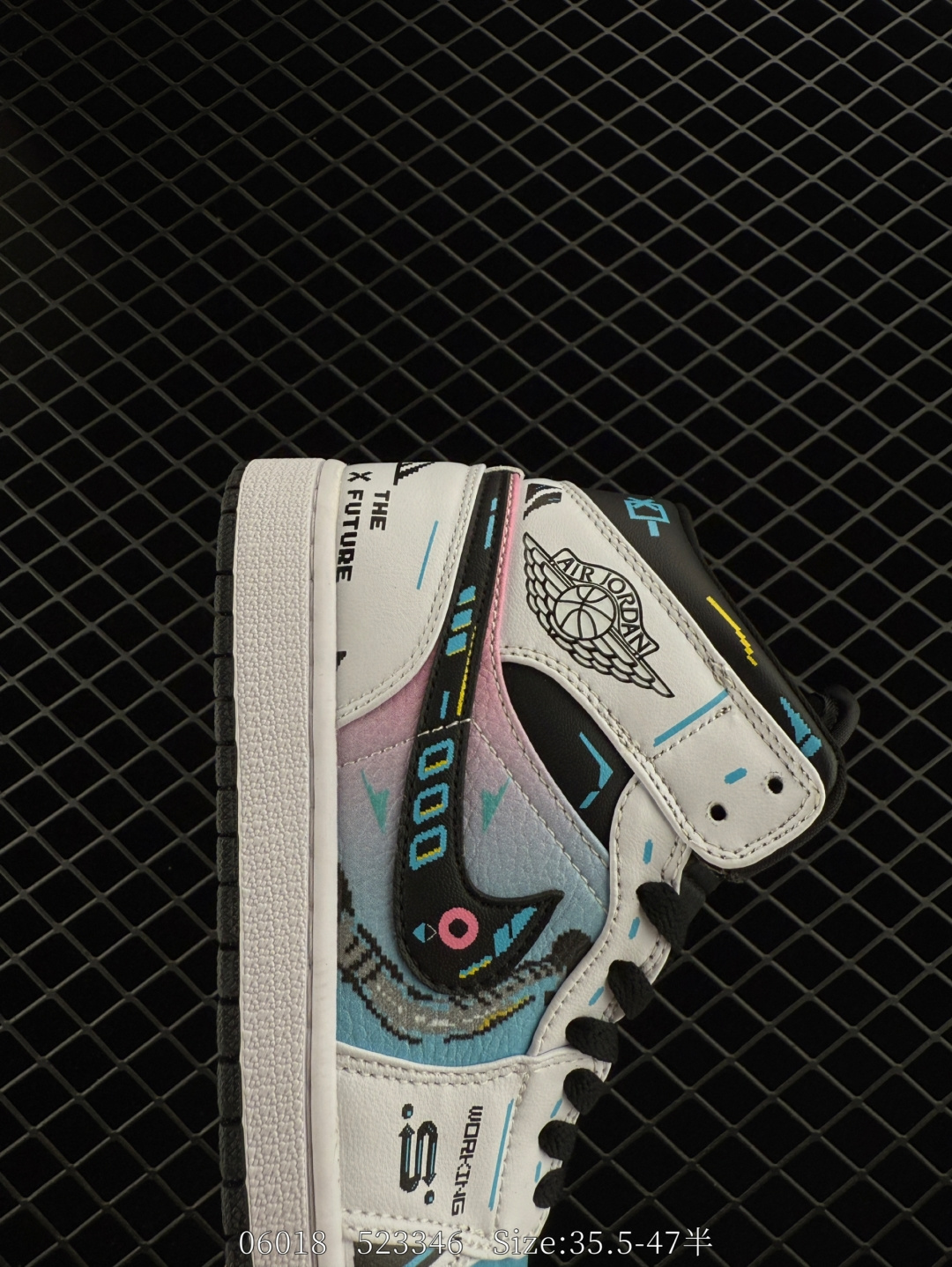 （NIKE）AIR JORDAN 1 MID